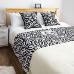 2-SOGA 1.5m Bed Light Luxury Mottled Bed Banner Vintage Scarf Runner Bedding Tail Pad Flag For Home Hotel Set of 3