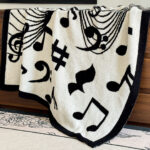 8-SOGA 130x160cm Throw Blanket Black and White Musical Note Half Fleece Soft Cozy for Music Lovers Stylish