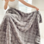 5-SOGA 200cm Grey Fur Fuzzy Super Soft and Cozy Fluffy Throw Blanket