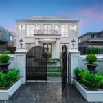 5-Vintage Lamp 6X 72cm Lantern Stand Elegant Aluminum & Glass Outdoor Light Antique Style Exterior Fixture