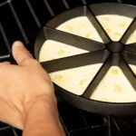 8-SOGA 2X 21.5CM Round Cast Iron Baking Wedge Pan Cornbread Cake 8-Slice Baking Dish with Handle