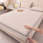 3-SOGA 2X Beige 138cm Wide Mattress Cover Thick Quilted Fleece Stretchable Clover Design Bed Spread Sheet Protector with Pillow Covers