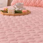 4-SOGA 2X Pink 153cm Wide Mattress Cover Thick Quilted Fleece Stretchable Clover Design Bed Spread Sheet Protector with Pillow Covers