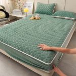 3-SOGA Green 153cm Wide Mattress Cover Thick Quilted Fleece Stretchable Clover Design Bed Spread Sheet Protector with Pillow Covers