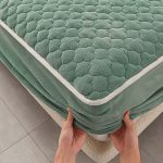 5-SOGA 2X Green 153cm Wide Mattress Cover Thick Quilted Fleece Stretchable Clover Design Bed Spread Sheet Protector with Pillow Covers