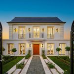 5-Vintage Lantern 70cm Aluminum & Glass Wall Light Classic Lantern Design Elegant Outdoor Antique Inspired Wall Lamp